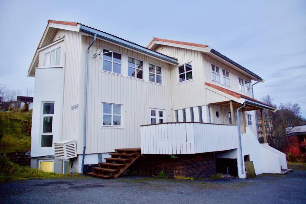 Central Large Modern House With A View Tromsø Exteriér fotografie